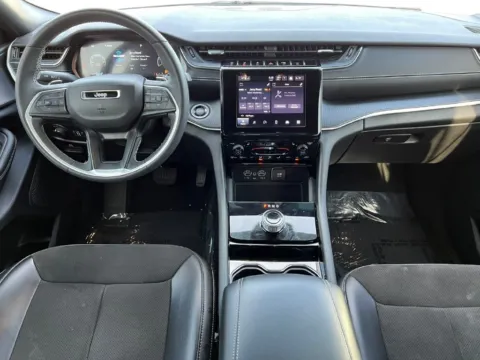 More photos of 2023 Jeep Grand Cherokee L Altitude at Zeigler Chrysler Dodge Jeep Ram of Grandville, MI