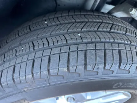 More photos of 2023 Jeep Grand Cherokee L Limited at Zeigler Chrysler Dodge Jeep Ram of Grandville, MI
