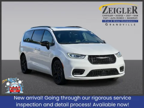 White 2025 Chrysler Pacifica Limited for sale in Grandville, MI