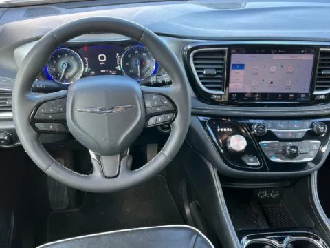 More photos of 2025 Chrysler Pacifica Limited at Zeigler Chrysler Dodge Jeep Ram of Grandville, MI