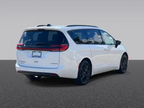 More photos of 2025 Chrysler Pacifica Limited at Zeigler Chrysler Dodge Jeep Ram of Grandville, MI