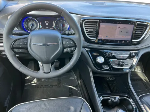 More photos of 2025 Chrysler Pacifica Limited at Zeigler Chrysler Dodge Jeep Ram of Grandville, MI