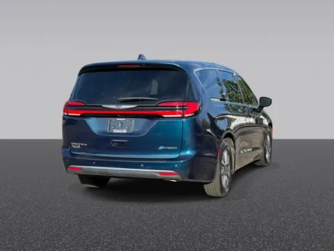 More photos of 2025 Chrysler Pacifica Hybrid Select at Zeigler Chrysler Dodge Jeep Ram of Grandville, MI