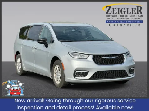 Silver 2026 Chrysler Pacifica Select for sale in Grandville, MI