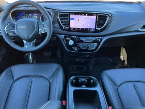 More photos of 2026 Chrysler Pacifica Select at Zeigler Chrysler Dodge Jeep Ram of Grandville, MI