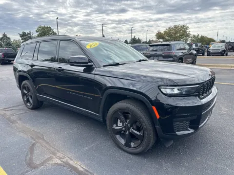 Photos of 2023 Jeep Grand Cherokee L Altitude for sale in Grandville, MI at Zeigler Chrysler Dodge Jeep Ram of Grandville