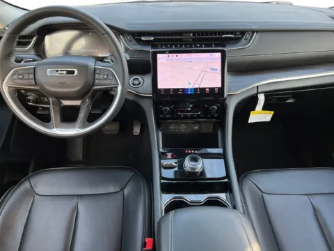 More photos of 2023 Jeep Grand Cherokee Limited at Zeigler Chrysler Dodge Jeep Ram of Grandville, MI