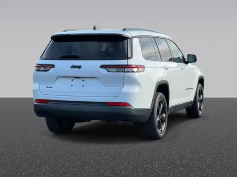 More photos of 2023 Jeep Grand Cherokee L Altitude at Zeigler Chrysler Dodge Jeep Ram of Grandville, MI