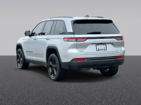 Another view of 2023 Jeep Grand Cherokee Altitude X for sale in Grandville, MI at Zeigler Chrysler Dodge Jeep Ram of Grandville