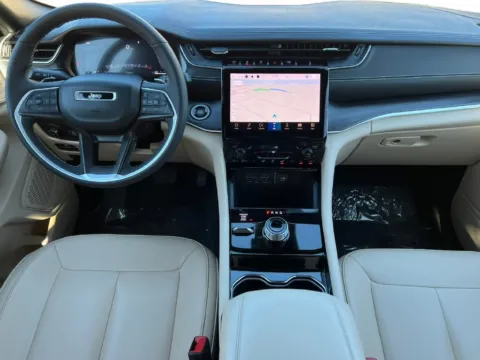 More photos of 2023 Jeep Grand Cherokee Limited at Zeigler Chrysler Dodge Jeep Ram of Grandville, MI