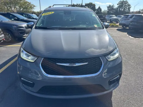 Another view of 2023 Chrysler Pacifica Limited for sale in Grandville, MI at Zeigler Chrysler Dodge Jeep Ram of Grandville