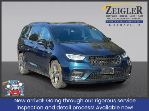 Blue 2025 Chrysler Pacifica Limited for sale in Grandville, MI