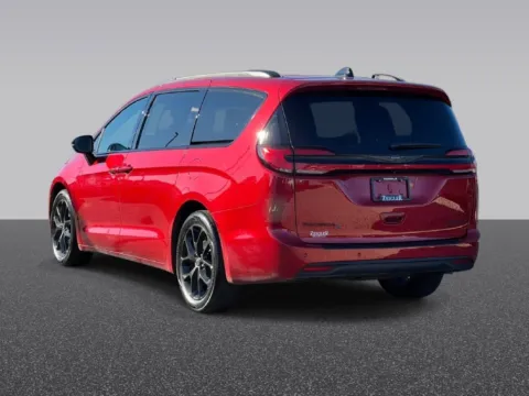 More photos of 2025 Chrysler Pacifica Limited at Zeigler Chrysler Dodge Jeep Ram of Grandville, MI