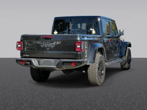 More photos of 2023 Jeep Gladiator Overland at Zeigler Chrysler Dodge Jeep Ram of Grandville, MI