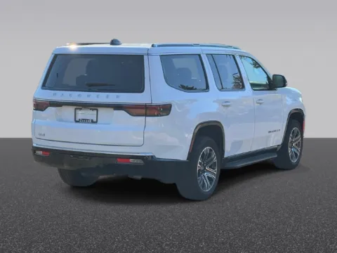 More photos of 2025 Jeep Wagoneer Series II at Zeigler Chrysler Dodge Jeep Ram of Grandville, MI