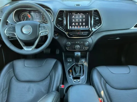 More photos of 2022 Jeep Cherokee Limited at Zeigler Chrysler Dodge Jeep Ram of Grandville, MI