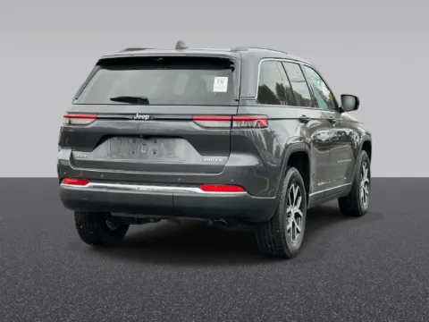 More photos of 2023 Jeep Grand Cherokee Limited at Zeigler Chrysler Dodge Jeep Ram of Grandville, MI