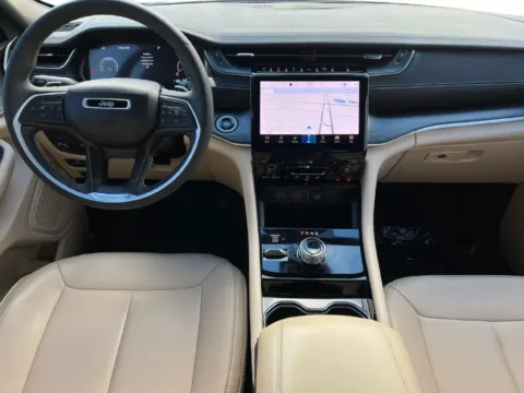 More photos of 2023 Jeep Grand Cherokee Limited at Zeigler Chrysler Dodge Jeep Ram of Grandville, MI