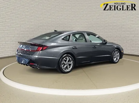 More photos of 2022 Hyundai Sonata SEL at Zeigler Chrysler Dodge Jeep Ram of Grandville, MI