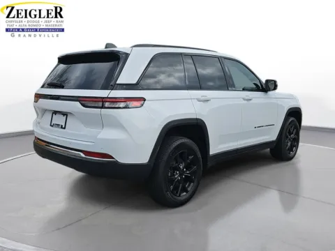 More photos of 2024 Jeep Grand Cherokee Altitude at Zeigler Chrysler Dodge Jeep Ram of Grandville, MI