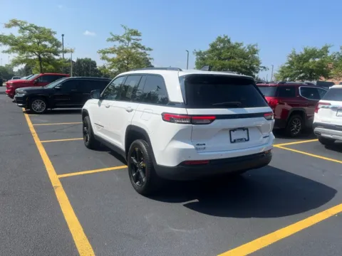 More photos of 2023 Jeep Grand Cherokee Limited at Zeigler Chrysler Dodge Jeep Ram of Grandville, MI