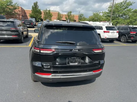 More photos of 2023 Jeep Grand Cherokee Limited at Zeigler Chrysler Dodge Jeep Ram of Grandville, MI