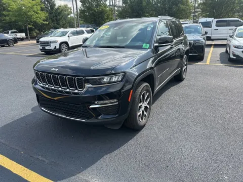 Black 2023 Jeep Grand Cherokee Limited for sale in Grandville, MI