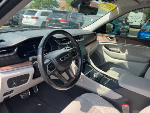 More photos of 2021 Jeep Grand Cherokee L Summit at Zeigler Chrysler Dodge Jeep Ram of Grandville, MI