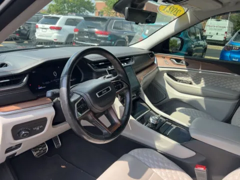 More photos of 2021 Jeep Grand Cherokee L Summit at Zeigler Chrysler Dodge Jeep Ram of Grandville, MI