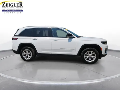 More photos of 2022 Jeep Grand Cherokee Limited at Zeigler Chrysler Dodge Jeep Ram of Grandville, MI