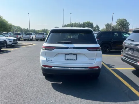 More photos of 2022 Jeep Grand Cherokee Limited at Zeigler Chrysler Dodge Jeep Ram of Grandville, MI