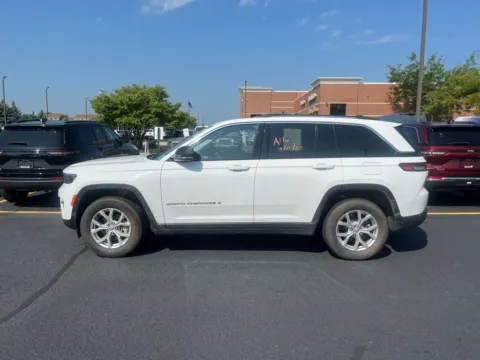 More photos of 2022 Jeep Grand Cherokee Limited at Zeigler Chrysler Dodge Jeep Ram of Grandville, MI