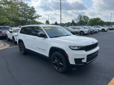 More photos of 2023 Jeep Grand Cherokee L Altitude at Zeigler Chrysler Dodge Jeep Ram of Grandville, MI