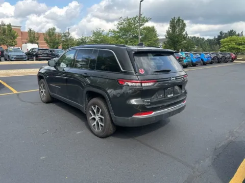 Another view of 2023 Jeep Grand Cherokee Limited for sale in Grandville, MI at Zeigler Chrysler Dodge Jeep Ram of Grandville