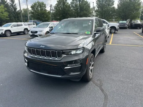 Green 2023 Jeep Grand Cherokee Limited for sale in Grandville, MI