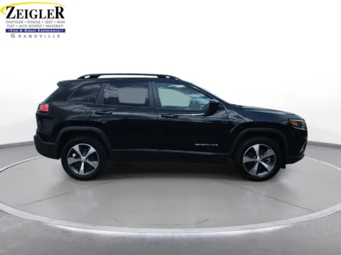 More photos of 2022 Jeep Cherokee Limited at Zeigler Chrysler Dodge Jeep Ram of Grandville, MI