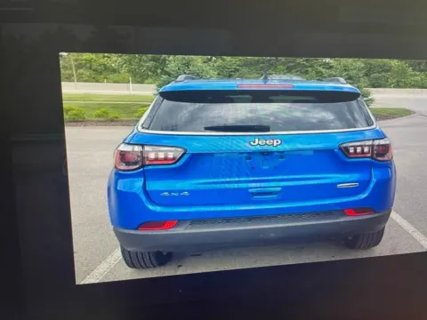 More photos of 2022 Jeep Compass Limited at Zeigler Chrysler Dodge Jeep Ram of Grandville, MI