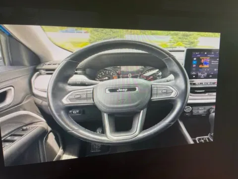 More photos of 2022 Jeep Compass Limited at Zeigler Chrysler Dodge Jeep Ram of Grandville, MI