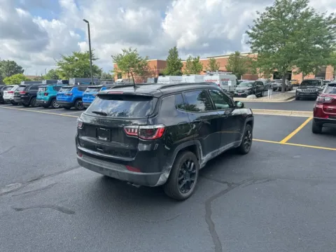 More photos of 2022 Jeep Compass Altitude at Zeigler Chrysler Dodge Jeep Ram of Grandville, MI