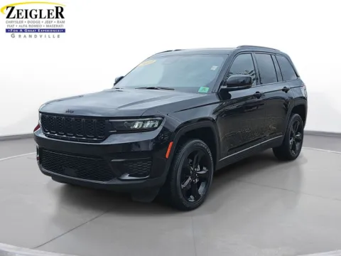 Black 2022 Jeep Grand Cherokee Altitude for sale in Grandville, MI