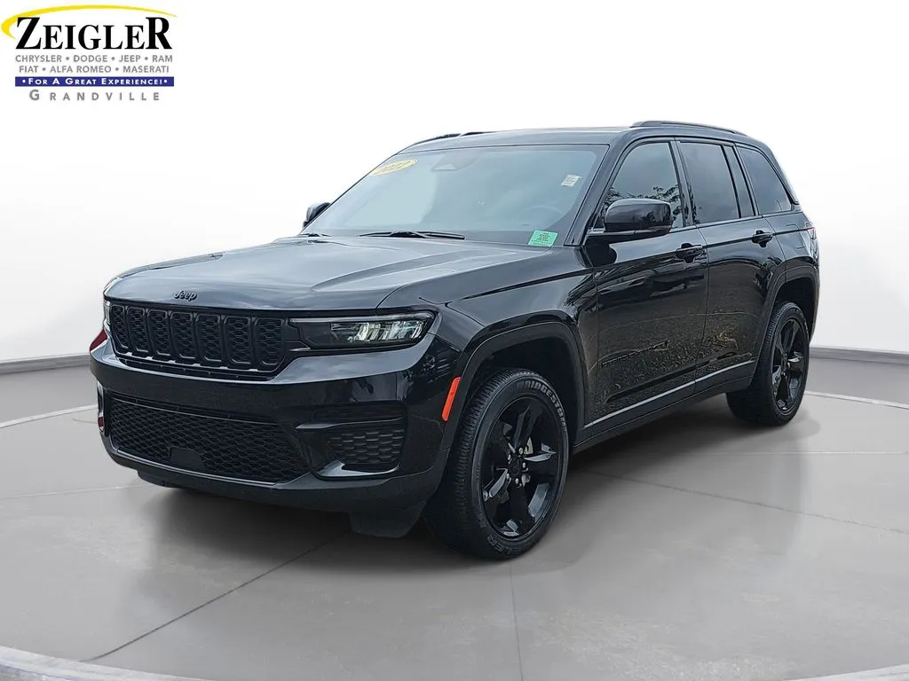 2022 Jeep Grand Cherokee Altitude for sale in Grandville, MI