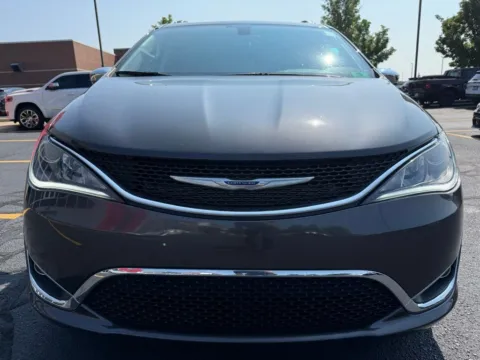 More photos of 2020 Chrysler Pacifica Limited at Zeigler Chrysler Dodge Jeep Ram of Grandville, MI