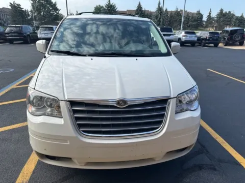 White 2010 Chrysler Town & Country Touring for sale in Grandville, MI