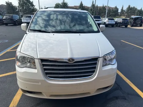 White 2010 Chrysler Town & Country Touring for sale in Grandville, MI