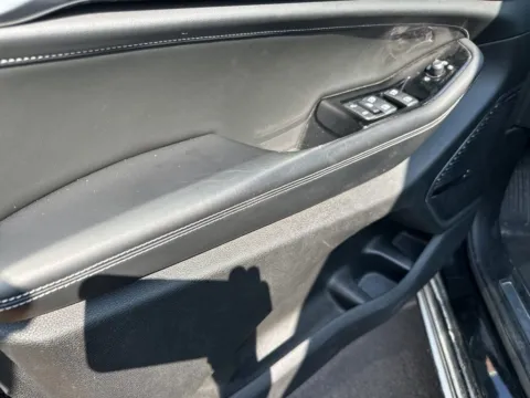 More photos of 2023 Jeep Grand Cherokee L Overland at Zeigler Chrysler Dodge Jeep Ram of Grandville, MI