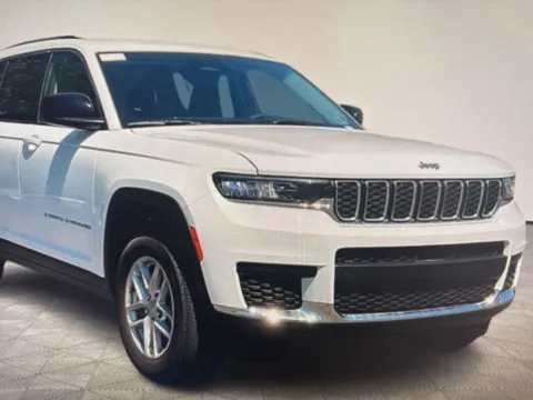 White 2023 Jeep Grand Cherokee Limited for sale in Grandville, MI