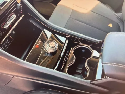 More photos of 2023 Jeep Grand Cherokee Limited at Zeigler Chrysler Dodge Jeep Ram of Grandville, MI