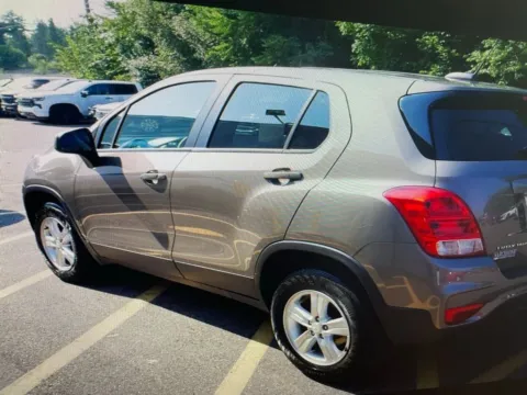 More photos of 2022 Chevrolet Trax LS at Zeigler Chrysler Dodge Jeep Ram of Grandville, MI