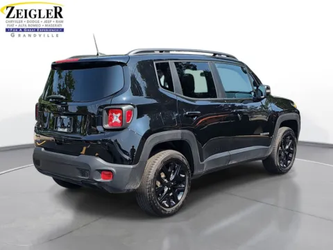 More photos of 2022 Jeep Renegade Altitude at Zeigler Chrysler Dodge Jeep Ram of Grandville, MI