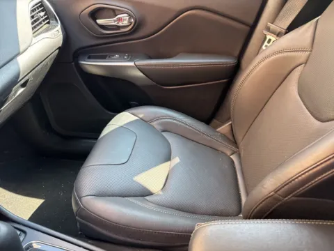 More photos of 2020 Jeep Cherokee Limited at Zeigler Chrysler Dodge Jeep Ram of Grandville, MI